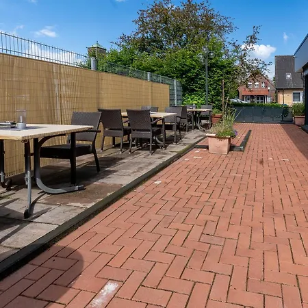 2 Bussmann Apartment *